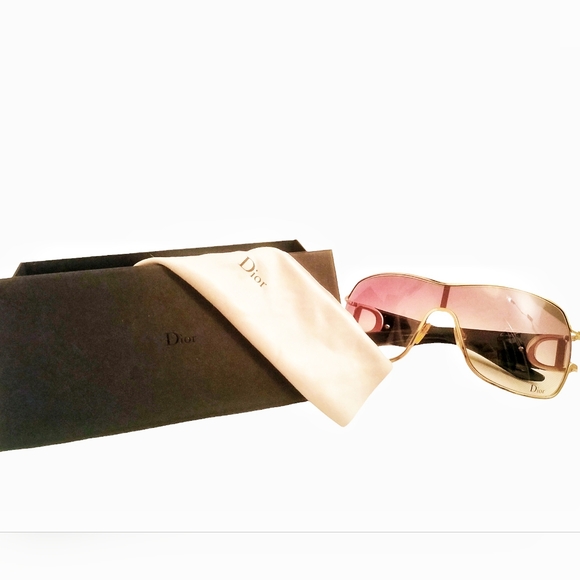 RARE VINTAGE Dior Sunglasses in beautiful condition with box and dust cloth - Picture 2 of 5
